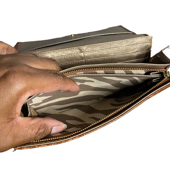 Anne Klein Women's Brown Crocodile Embossed Vegan Leather Wallet - Picture 7 of 8